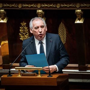 François Bayrou face à l’épreuve du 49.3 : le gouvernement tient bon