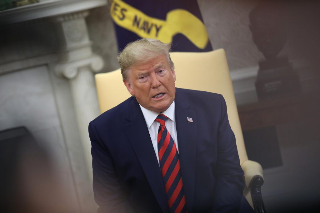 Trump brandit l’arme tarifaire contre les partenaires commerciaux de l’Iran