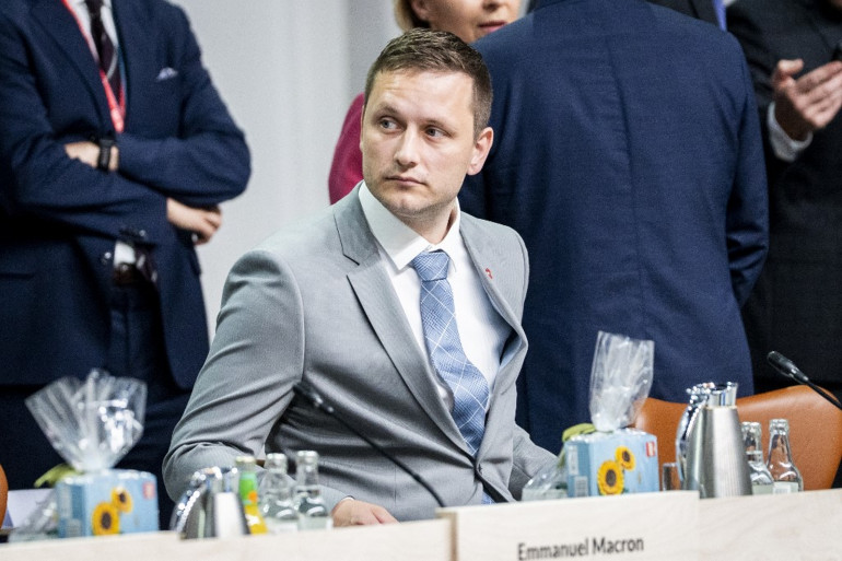 1806415-le-premier-ministre-du-groenland-jens-frederik-nielsen thumbnail