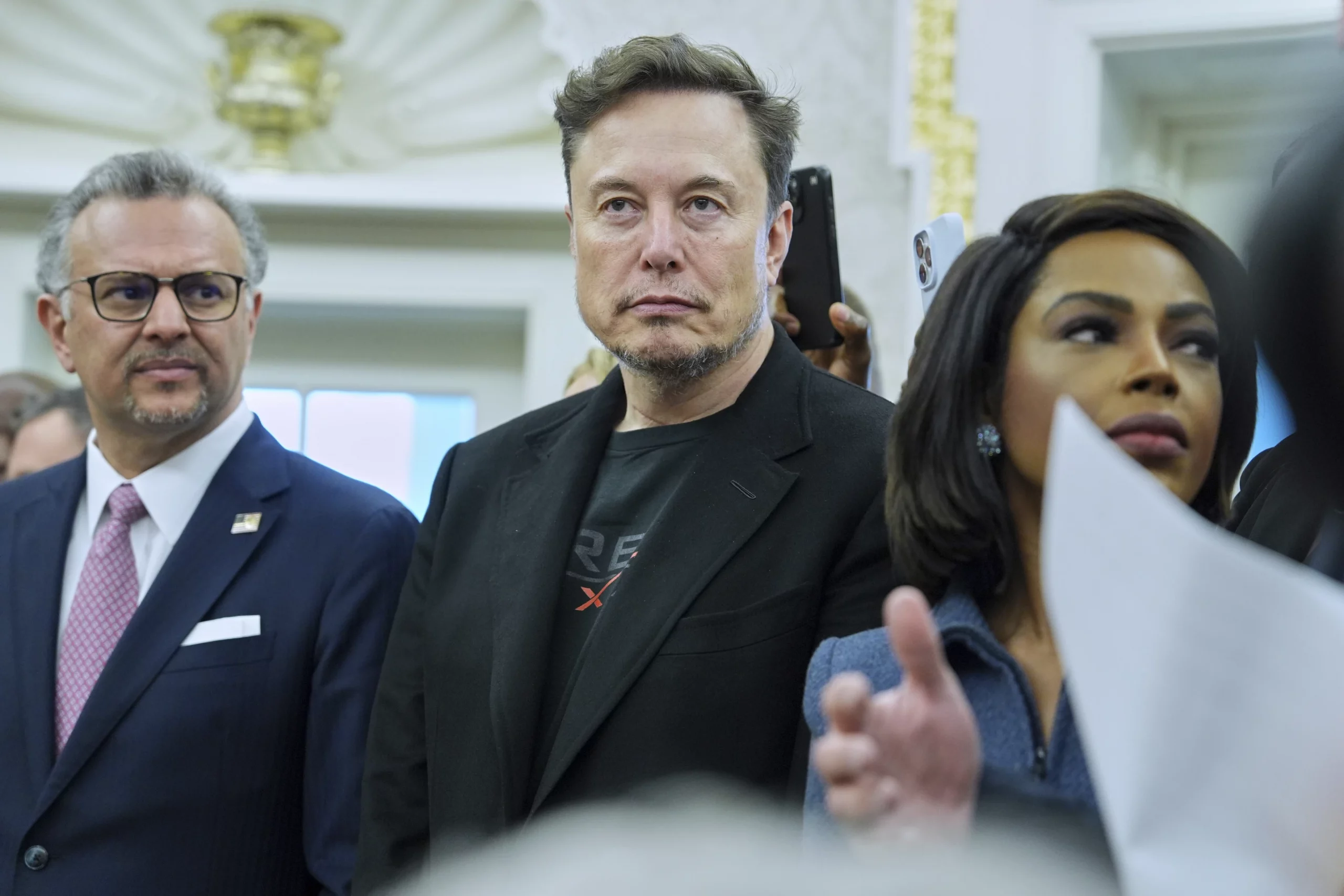 Présidentielle 2027 : le soutien d’Elon Musk à Marine Le Pen place X au cœur du débat sur l’ingérence