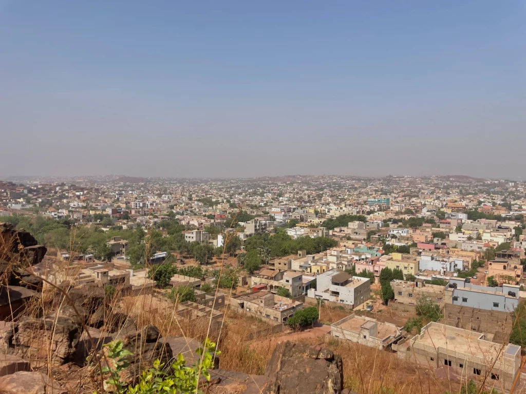 L’Algérie et le Mali rouvrent leurs espaces aériens et amorcent un dégel diplomatique