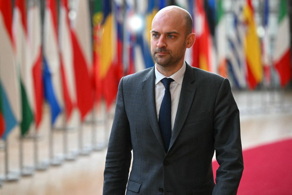 À Varsovie, Jean-Noël Barrot appelle à renforcer le soutien à l’Ukraine et la pression sur Moscou