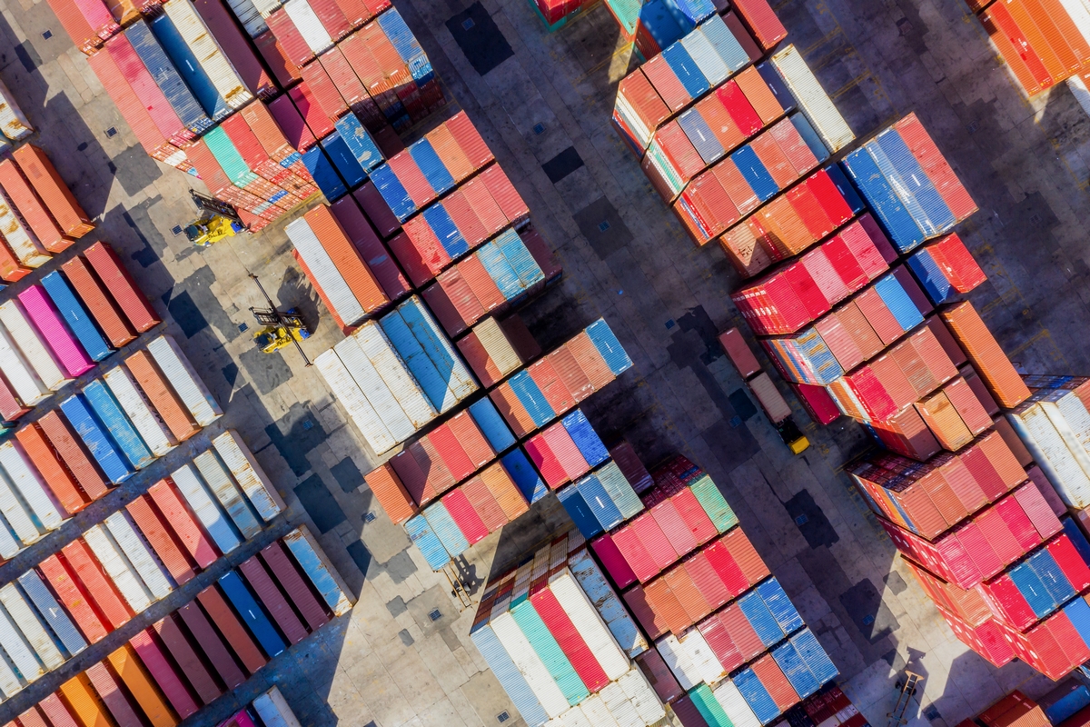 Illustration de l’article « L’antidumping domine la défense commerciale européenne fin 2025, selon la Commission »